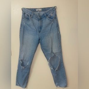 Abercrombie & Fitch Mom High Rise Curve Love Jeans